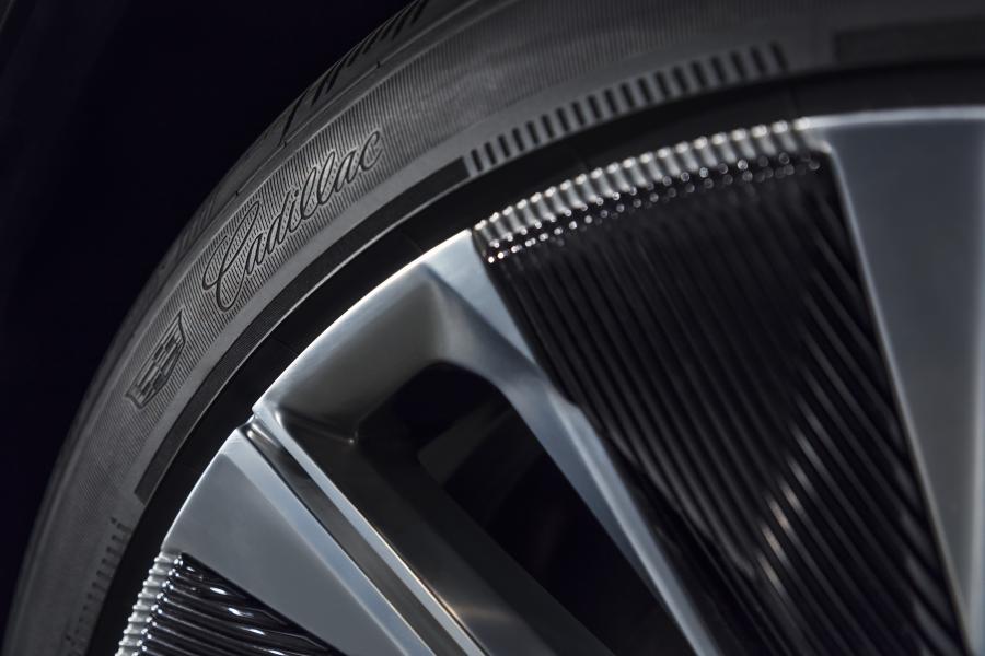Колеса Cadillac Lyriq Show Car 2020 года  (фото 18 из 28)